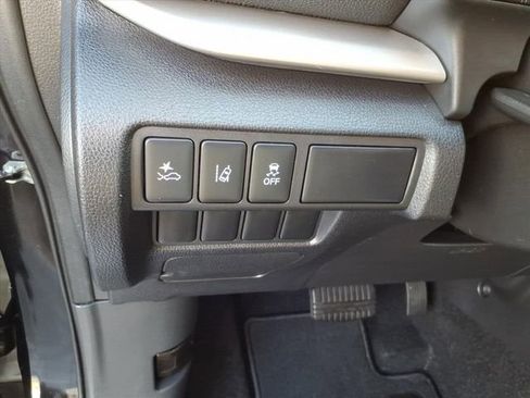 Used 2023 Mitsubishi Eclipse Cross SE image 21