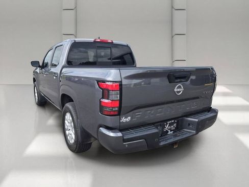 Used 2022 Nissan Frontier SV AWD/4WD image 5