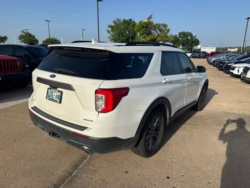 Used 2021 Ford Explorer XLT w/ Equipment Group 202A AWD/4WD image 7