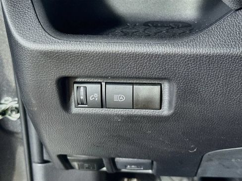 Used 2025 Toyota RAV4 XLE FWD image 21