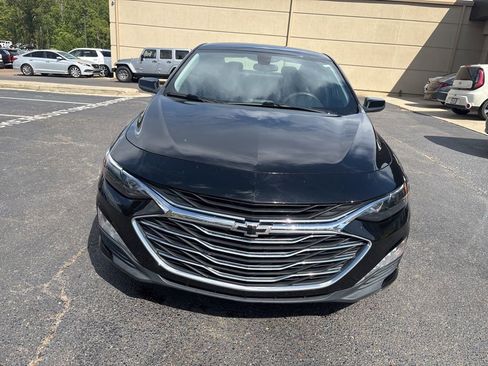 Used 2021 Chevrolet Malibu LT image 2