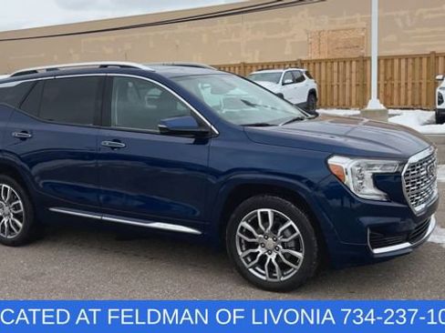 Used 2022 GMC Terrain Denali w/ Denali Premium Package image 2