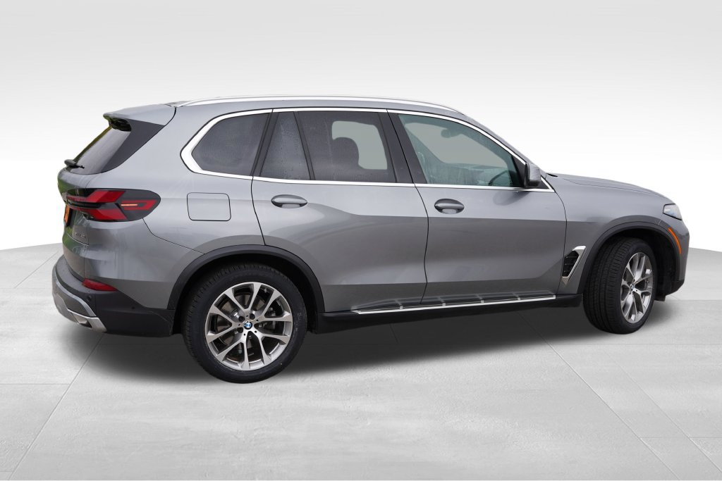Used 2026 BMW X5 xDrive40i AWD/4WD image 4