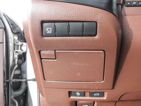 Used 2020 Lexus ES 300h w/ Luxury Package image 17