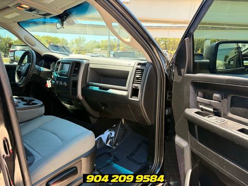 Used 2018 RAM 1500 Express w/ Black Ram 1500 Express Group AWD/4WD image 30