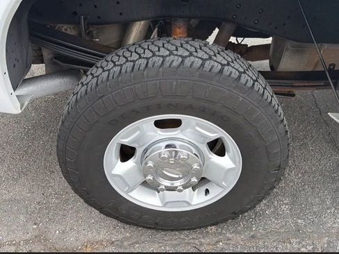 Used 2011 Ford F250 XLT w/ XLT Interior Pkg AWD/4WD image 17