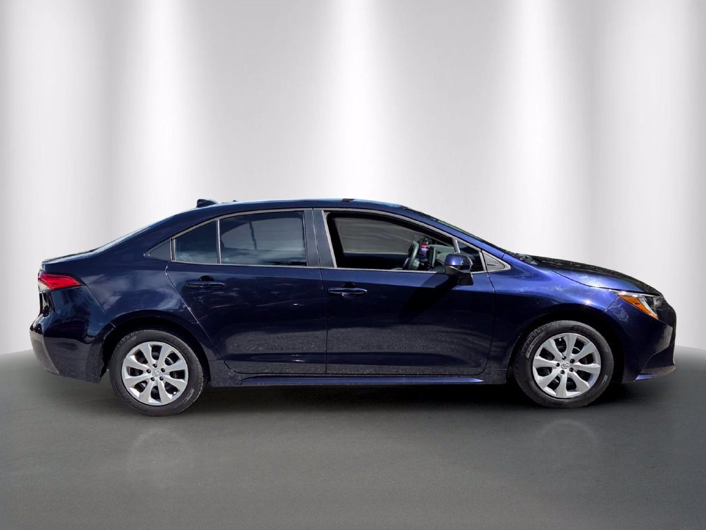 Used 2021 Toyota Corolla LE FWD image 2