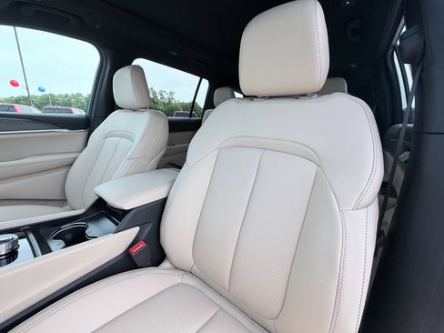 New 2026 Jeep Grand Cherokee L Limited RWD image 23