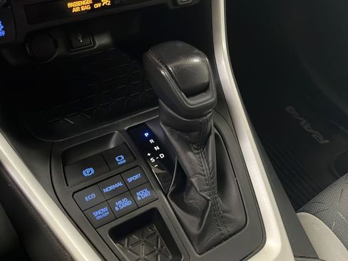 Used 2020 Toyota RAV4 XLE w/ All Weather Liner Package AWD/4WD image 18