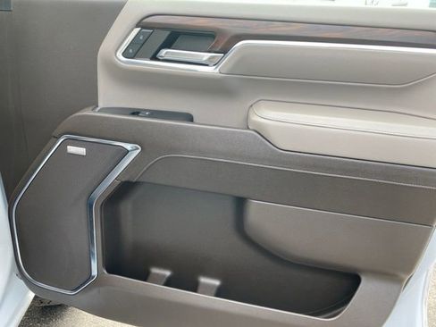 Used 2024 GMC Sierra 2500 SLT w/ SLT Premium Package image 39