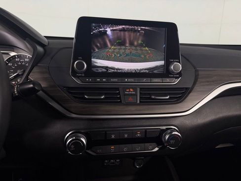 Used 2025 Nissan Altima 2.5 SV image 16