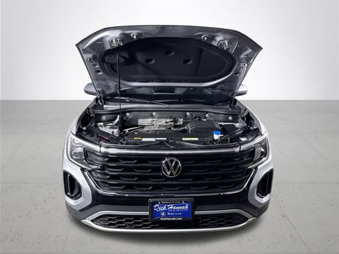 Certified 2025 Volkswagen Atlas Cross Sport SE AWD/4WD image 22