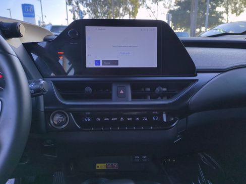 Used 2024 Lexus UX 250h FWD image 25