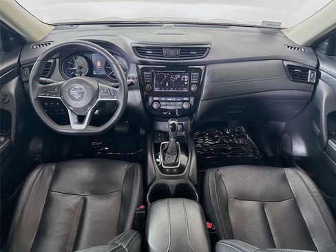 Used 2020 Nissan Rogue SL w/ Premium Package image 3