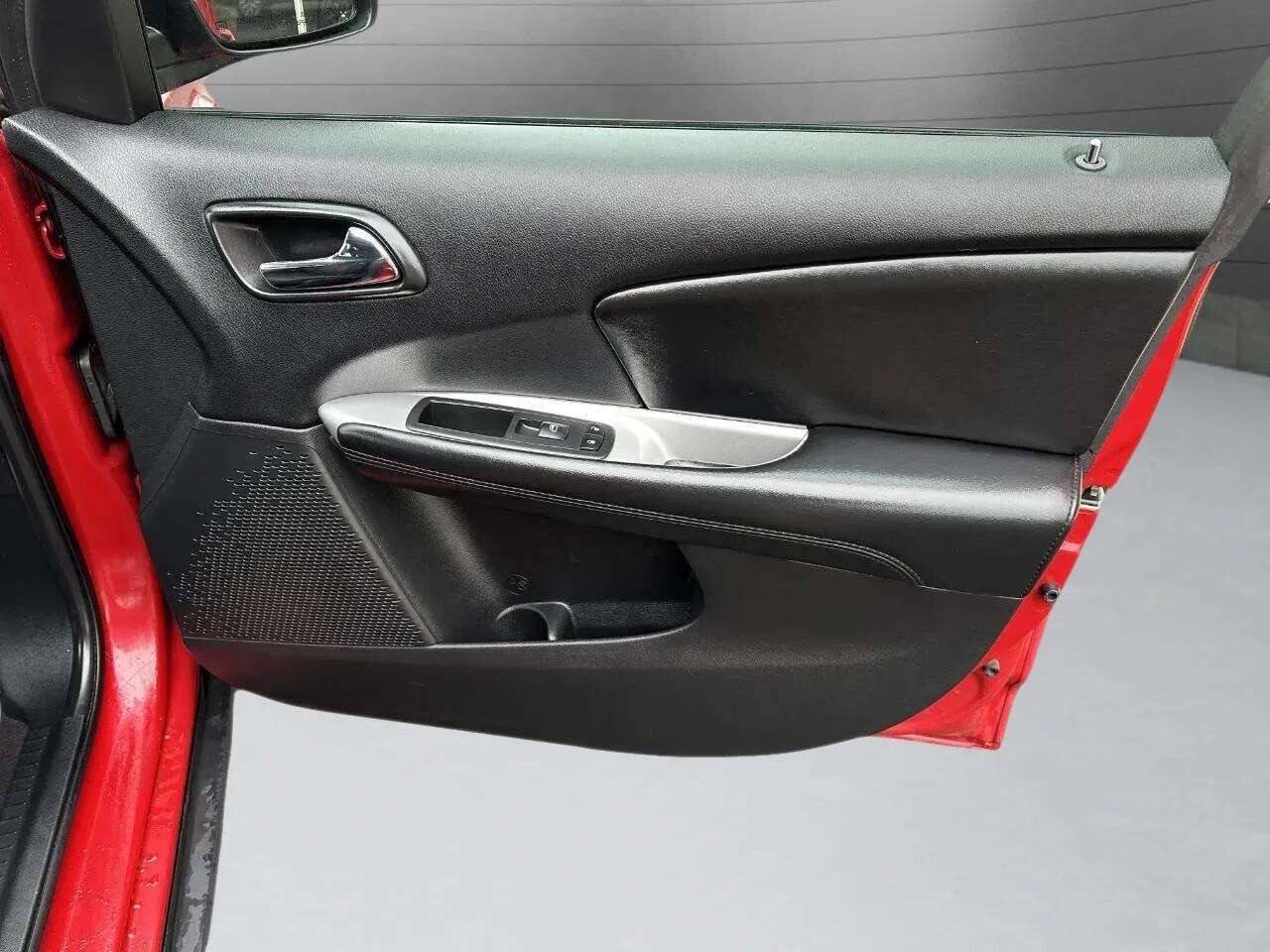 Used 2020 Dodge Journey SE FWD image 21