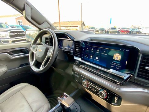 Used 2022 Chevrolet Silverado 1500 LTZ w/ LTZ Premium Package image 49