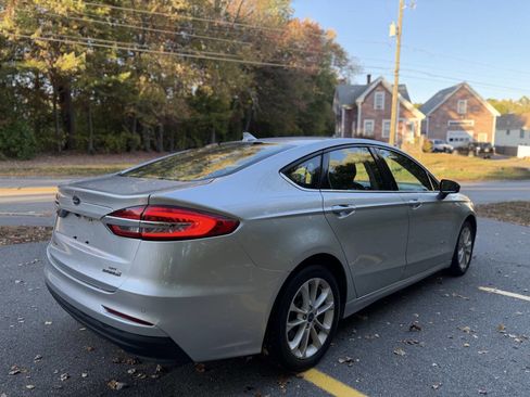 Used 2019 Ford Fusion SE image 8