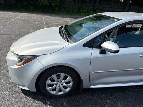 Used 2024 Toyota Corolla LE FWD image 2