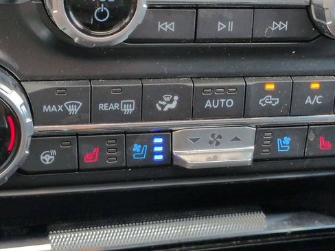 Certified 2022 Ford F150 Platinum w/ Equipment Group 701A High AWD/4WD image 23