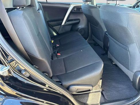 Used 2016 Toyota RAV4 LE image 12