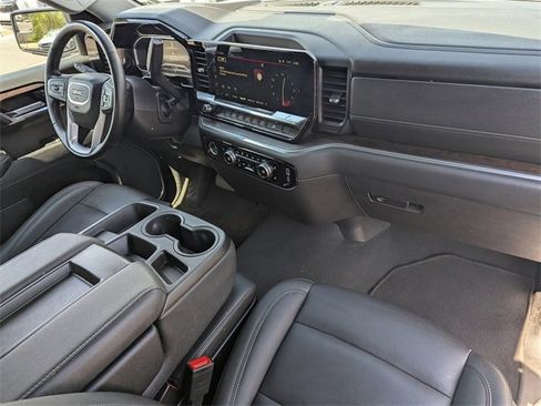 Used 2024 GMC Sierra 1500 SLT image 12