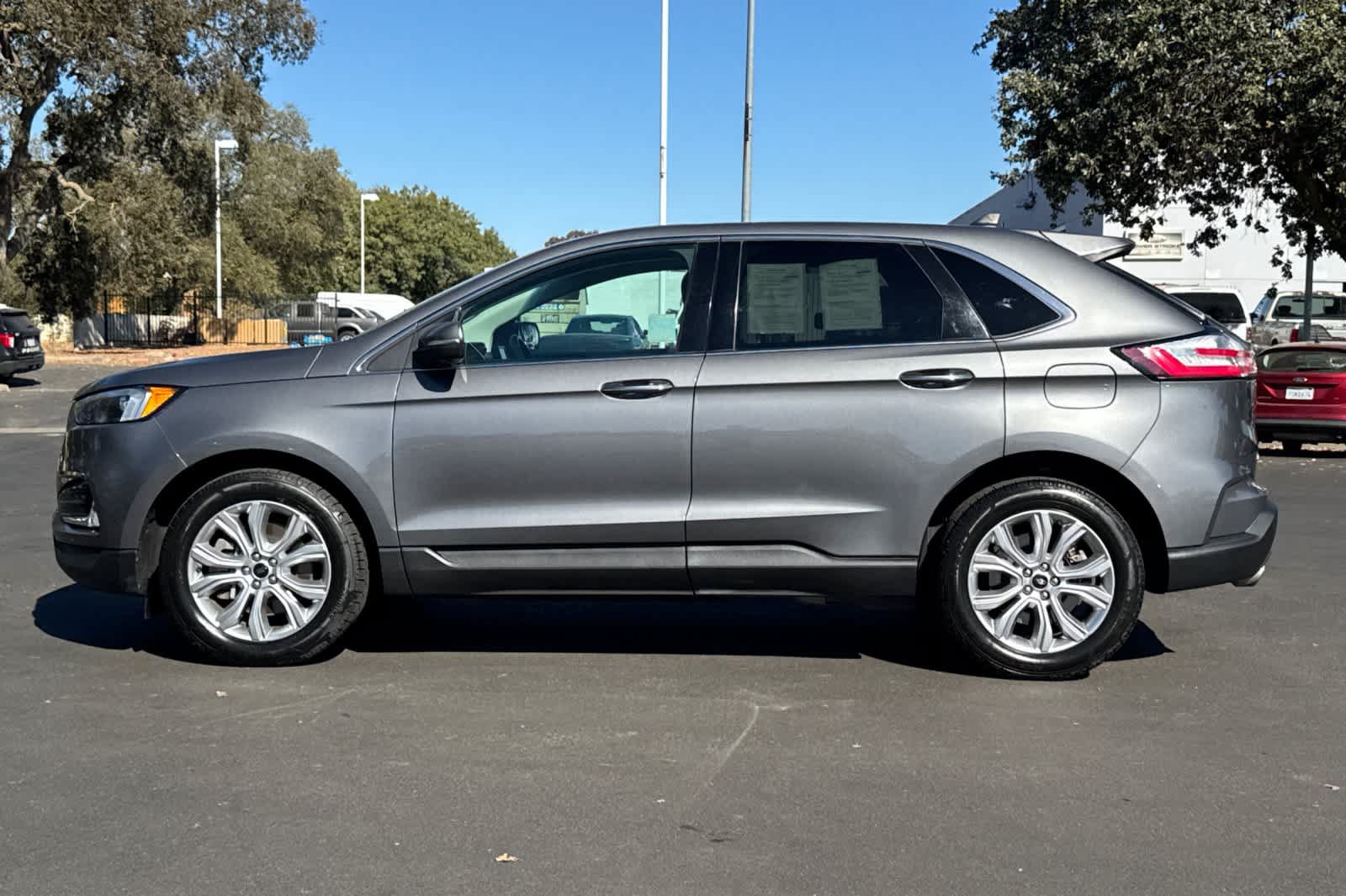 Used 2023 Ford Edge Titanium AWD/4WD image 5