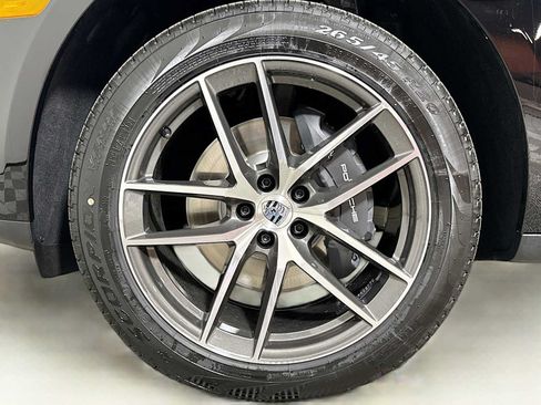 New 2025 Porsche Macan AWD/4WD image 31