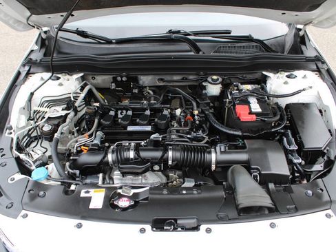 Used 2018 Honda Accord LX image 15