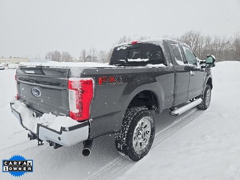 Used 2017 Ford F250 XLT w/ XLT Premium Package image 3