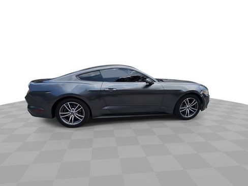 Used 2016 Ford Mustang Coupe RWD image 9