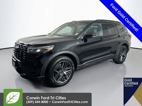 Certified 2025 Ford Explorer ST-Line w/ ST-Line Street Pack image 5