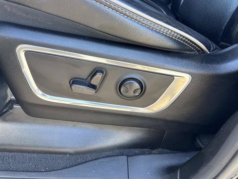 Used 2025 RAM 1500 Laramie AWD/4WD image 11