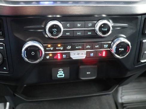 Used 2024 Ford F350 Lariat w/ Chrome Package image 23