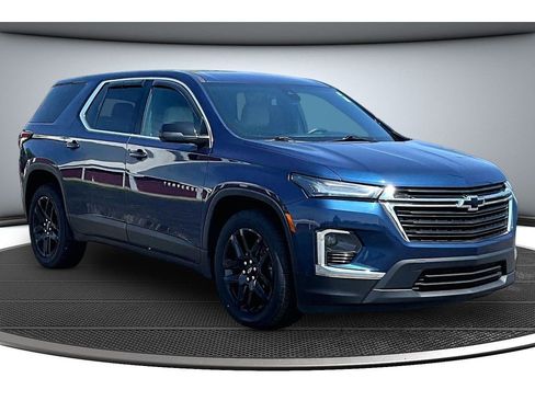 Used 2022 Chevrolet Traverse LS AWD/4WD image 2