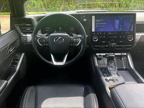 Used 2024 Lexus GX 550 AWD/4WD image 7