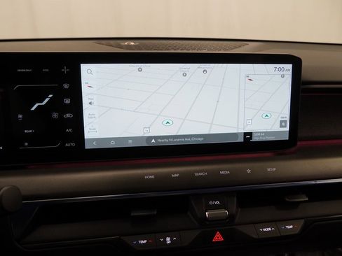 Used 2024 Kia EV9 Land image 32