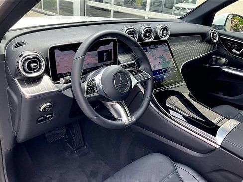 Used 2025 Mercedes-Benz GLC 350e 4MATIC image 13
