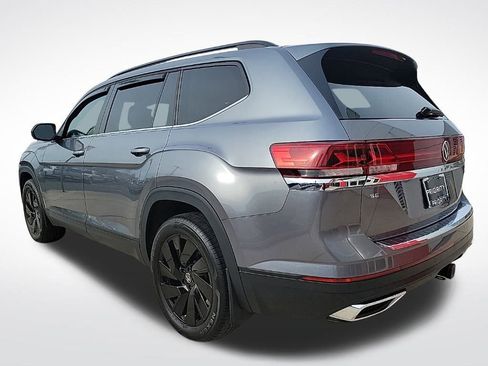 Used 2024 Volkswagen Atlas SE image 3