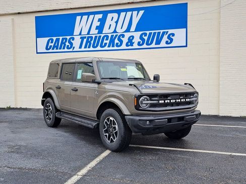 New 2026 Ford Bronco Outer Banks image 1