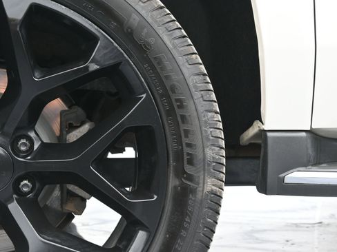 Used 2015 Chevrolet Suburban LTZ AWD/4WD image 43