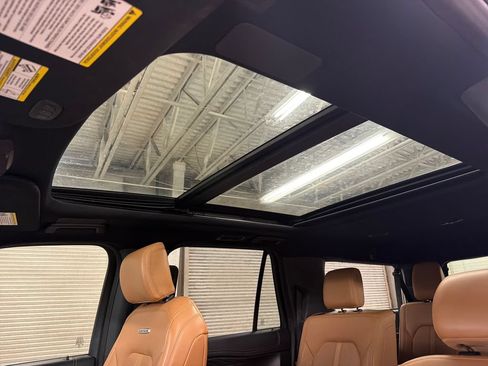 Certified 2022 Ford Expedition Max Platinum RWD image 11