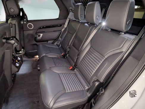 New 2026 Land Rover Discovery S AWD/4WD image 25