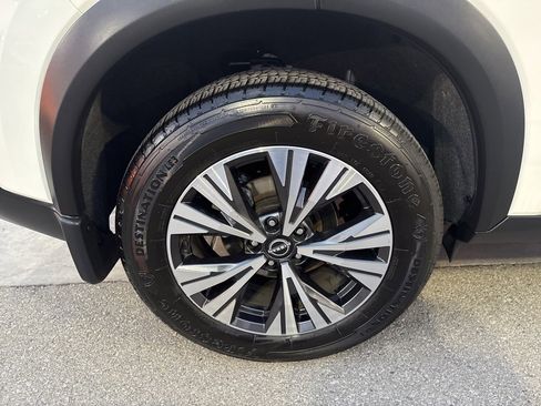 Used 2023 Nissan Rogue SV image 10