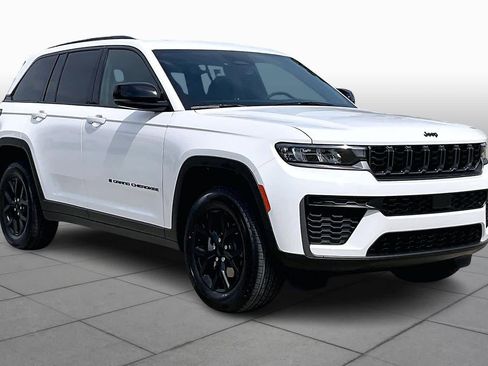 New 2026 Jeep Grand Cherokee Altitude AWD/4WD image 2