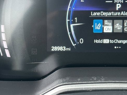 Used 2025 Toyota Corolla Cross XLE image 41