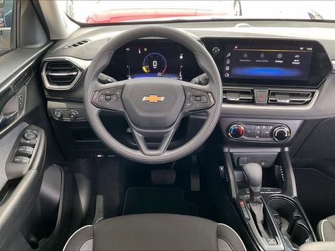 Used 2025 Chevrolet TrailBlazer LS w/ LS Convenience Package FWD image 7