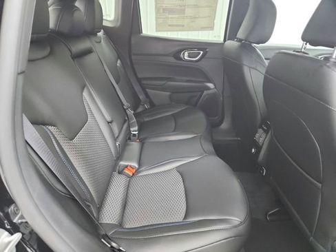 New 2026 Jeep Compass Latitude image 36