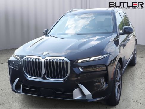 Used 2024 BMW X7 xDrive40i w/ Premium Package AWD/4WD image 2