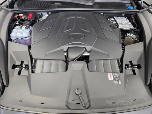 Certified 2025 Porsche Cayenne image 12