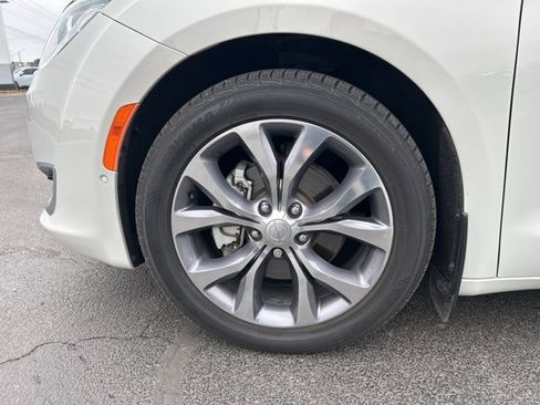 Used 2020 Chrysler Pacifica Limited image 19